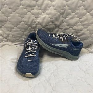 Altra Torin Plush Blue/Navy Size 6
